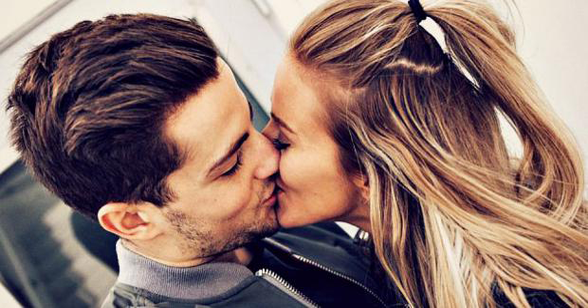 Φιλί στο πρώτο ραντεβού: 4 τρόποι για να τολμήσεις